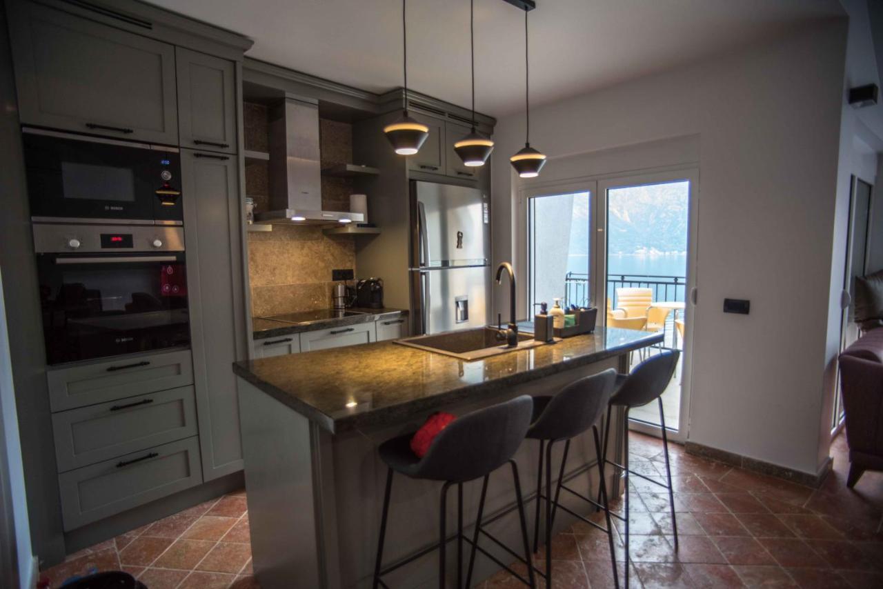 Modern Waterfront 3-Bed Apartment Donja Kostanjica Exterior foto